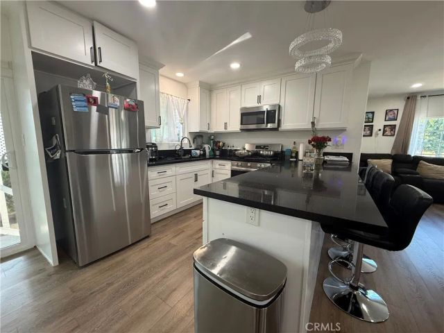 227 Palos Verdes, Santa Ana, CA 92704