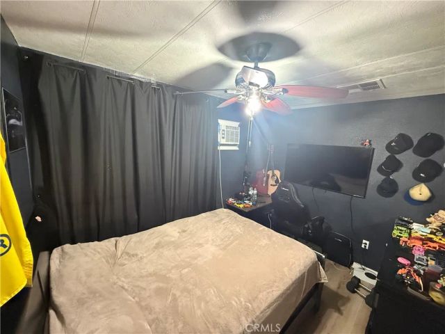 227 Palos Verdes, Santa Ana, CA 92704