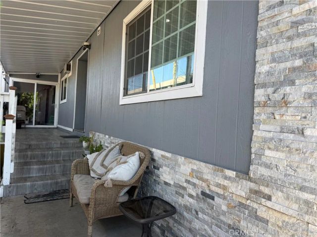 227 Palos Verdes, Santa Ana, CA 92704