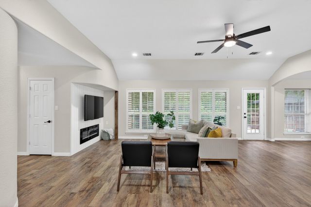 4239 Hearthside Drive, Grapevine, TX 76051