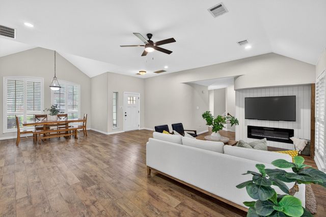 4239 Hearthside Drive, Grapevine, TX 76051