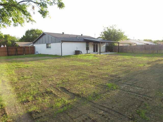 7021 Southampton Drive, North Richland Hills, TX 76182