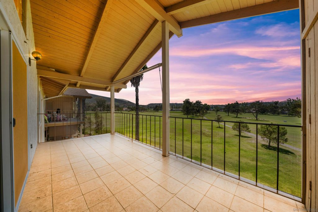 1940 Fairway Circle Dr, San Marcos, CA 92078