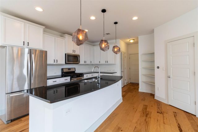 7111 Mowbray ST, Austin, TX 78741