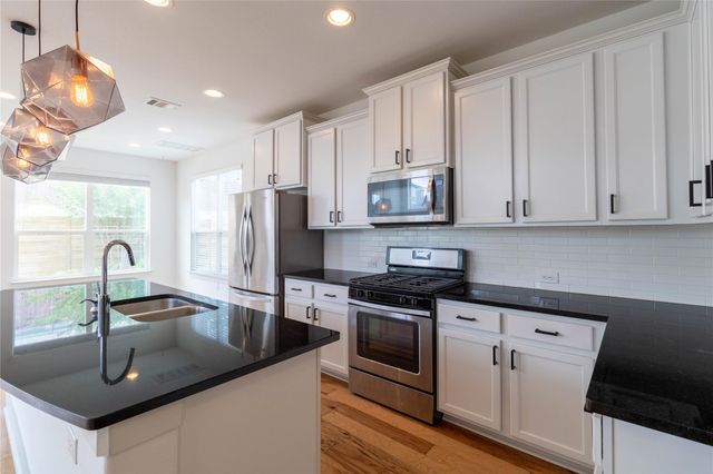 7111 Mowbray ST, Austin, TX 78741