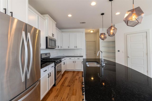 7111 Mowbray ST, Austin, TX 78741