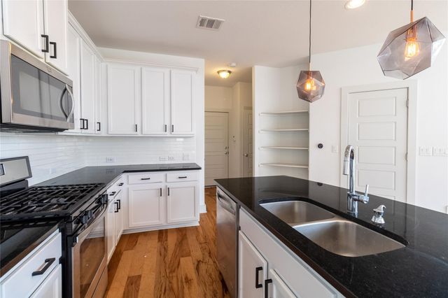 7111 Mowbray ST, Austin, TX 78741
