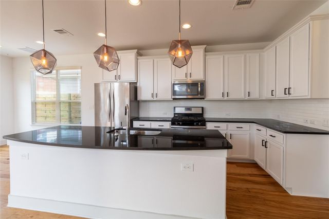 7111 Mowbray ST, Austin, TX 78741