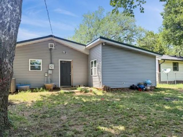 305 N 6th Street, Noble, OK 73068
