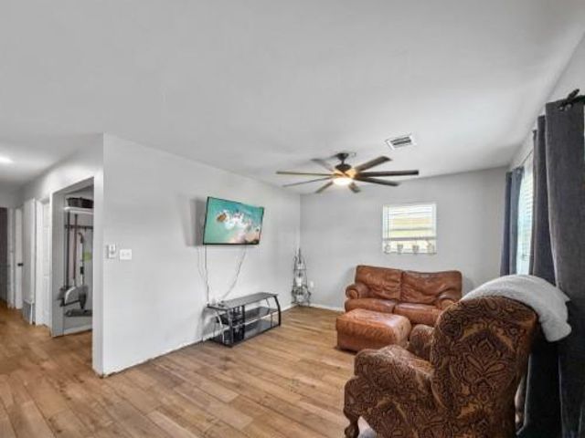 305 N 6th Street, Noble, OK 73068