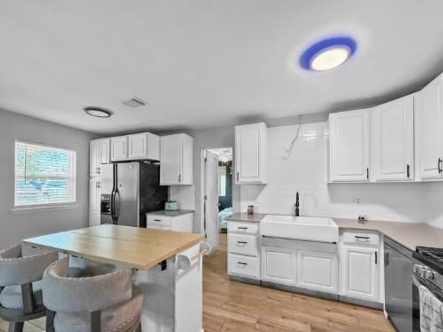 305 N 6th Street, Noble, OK 73068