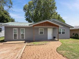 305 N 6th Street, Noble, OK 73068