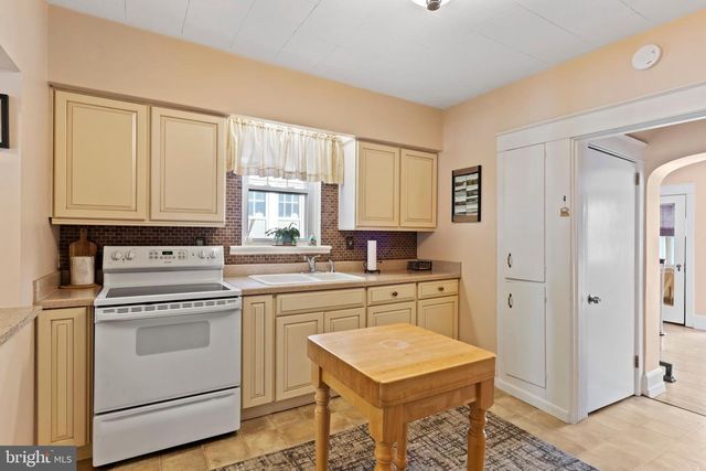 318 N FRONT STREET, Wormleysburg, PA 17043