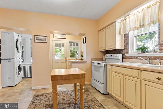 318 N FRONT STREET, Wormleysburg, PA 17043