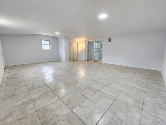 2633 Crestbrook Lane, Grand Prairie, TX 75052