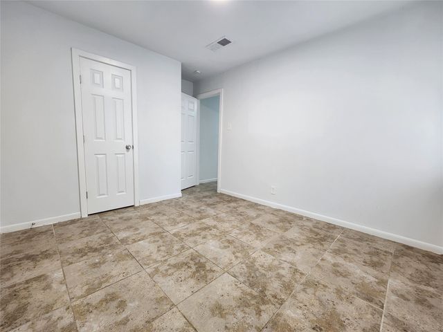 2633 Crestbrook Lane, Grand Prairie, TX 75052