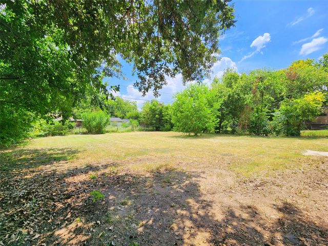 2633 Crestbrook Lane, Grand Prairie, TX 75052