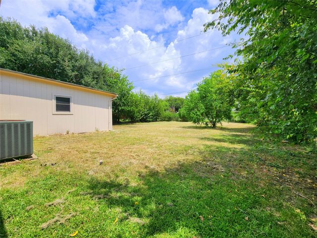 2633 Crestbrook Lane, Grand Prairie, TX 75052