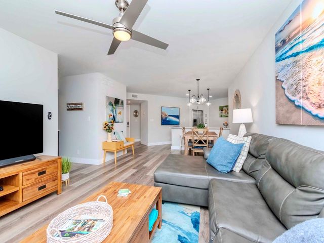 6100 BAHIA DEL MAR CIRCLE 102, St Petersburg, FL 33715