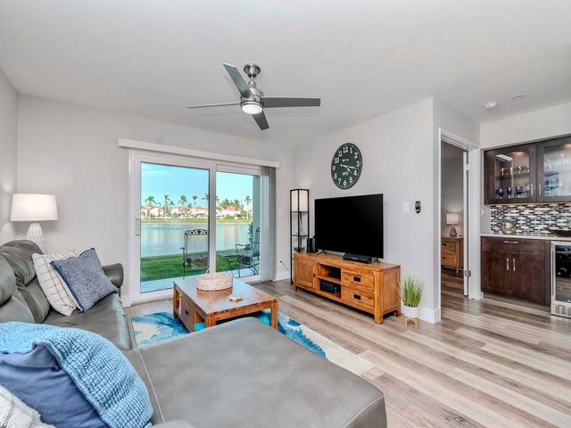 6100 BAHIA DEL MAR CIRCLE 102, St Petersburg, FL 33715