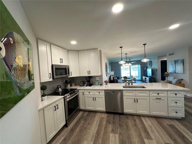 6100 BAHIA DEL MAR CIRCLE 102, St Petersburg, FL 33715