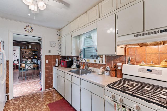 125 1st Street, Brentwood, NY 11717