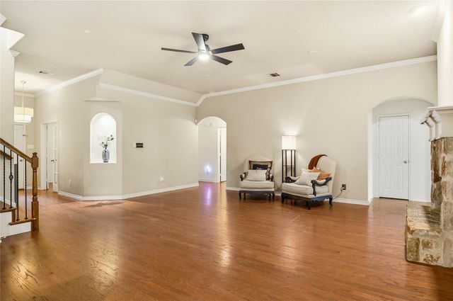 937 Yucca Court, Burleson, TX 76028