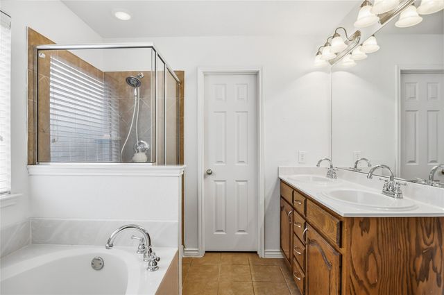 937 Yucca Court, Burleson, TX 76028