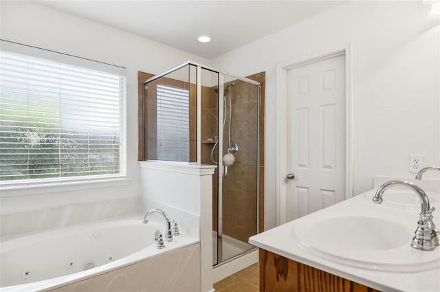 937 Yucca Court, Burleson, TX 76028