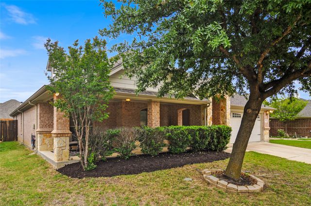 937 Yucca Court, Burleson, TX 76028