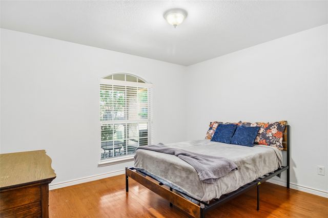 937 Yucca Court, Burleson, TX 76028