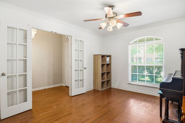 937 Yucca Court, Burleson, TX 76028