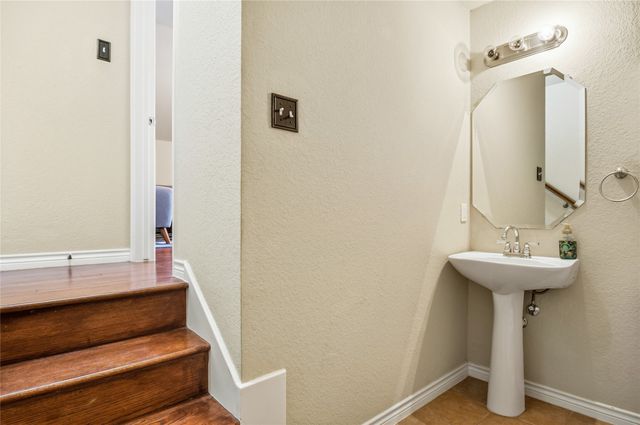 937 Yucca Court, Burleson, TX 76028