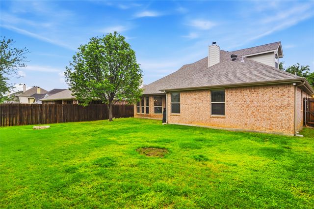 937 Yucca Court, Burleson, TX 76028
