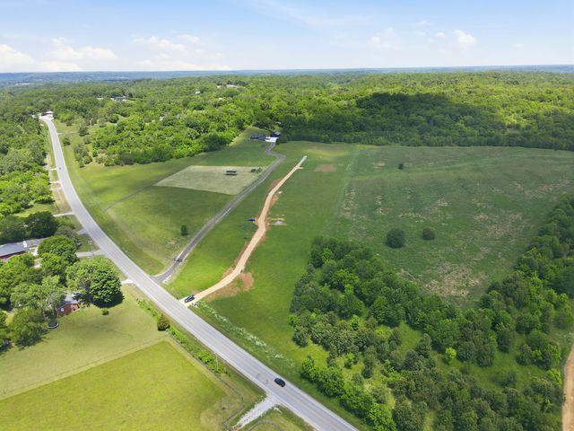 2600 Williamsport Pike, Columbia, TN 38401