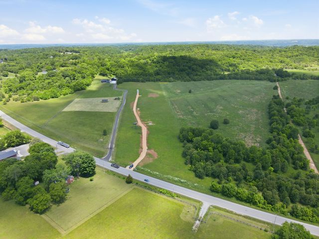 2600 Williamsport Pike, Columbia, TN 38401