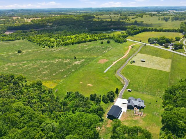 2600 Williamsport Pike, Columbia, TN 38401
