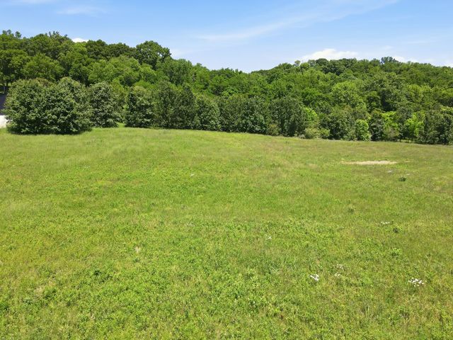 2600 Williamsport Pike, Columbia, TN 38401
