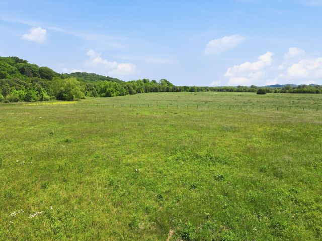 2600 Williamsport Pike, Columbia, TN 38401