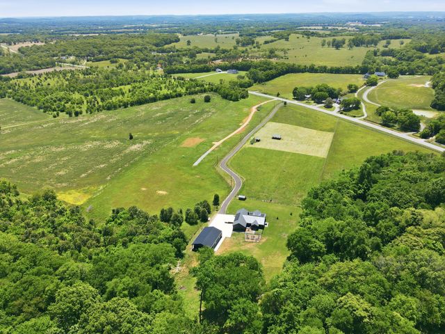 2600 Williamsport Pike, Columbia, TN 38401