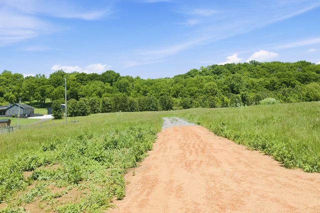 2600 Williamsport Pike, Columbia, TN 38401