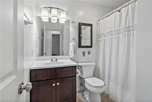 139 Danielle Dr, Woonsocket, RI 02895
