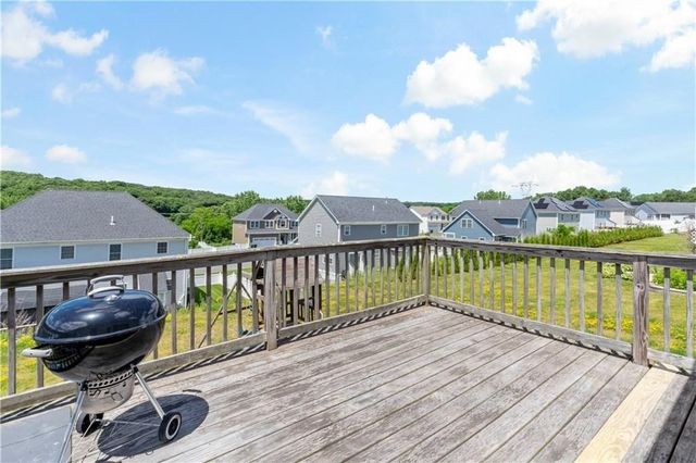 139 Danielle Dr, Woonsocket, RI 02895