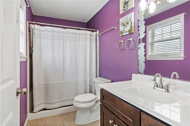 139 Danielle Dr, Woonsocket, RI 02895
