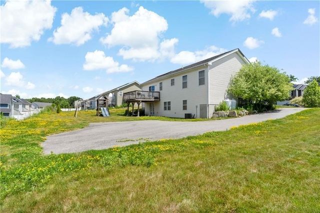 139 Danielle Dr, Woonsocket, RI 02895