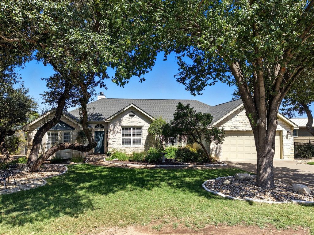18818 Kelly DR, Point Venture, TX 78645