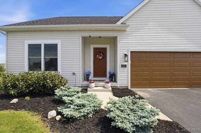 5561 Cooper Ridge, Hamburg, NY 14075