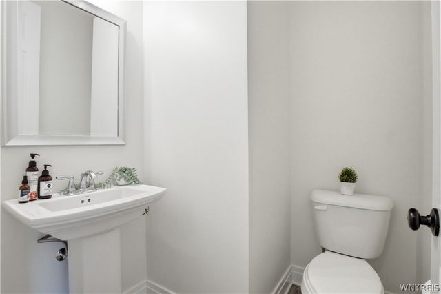5561 Cooper Ridge, Hamburg, NY 14075