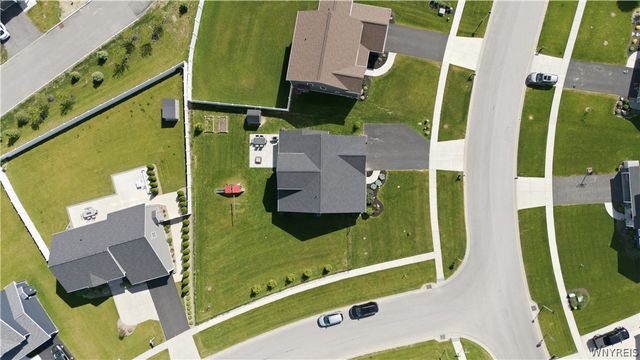 5561 Cooper Ridge, Hamburg, NY 14075