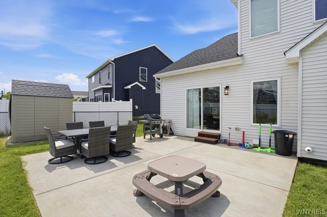 5561 Cooper Ridge, Hamburg, NY 14075